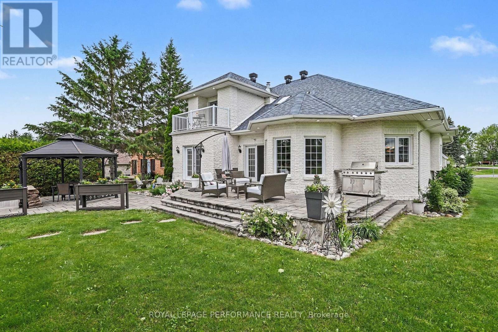 18 CHANTINE DRIVE - 45