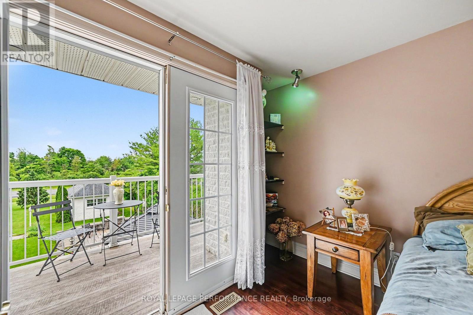 18 CHANTINE DRIVE - 48