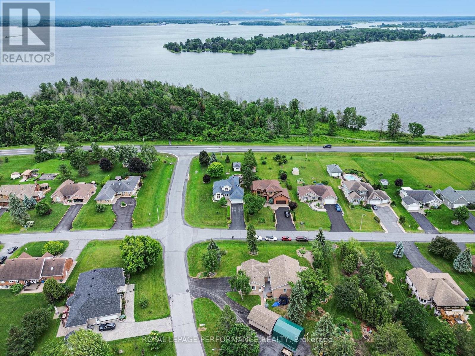 18 CHANTINE DRIVE - 6