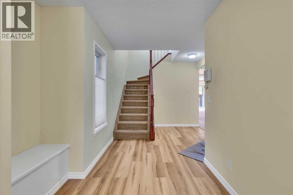 140 Valley Ridge Heights NW - 3