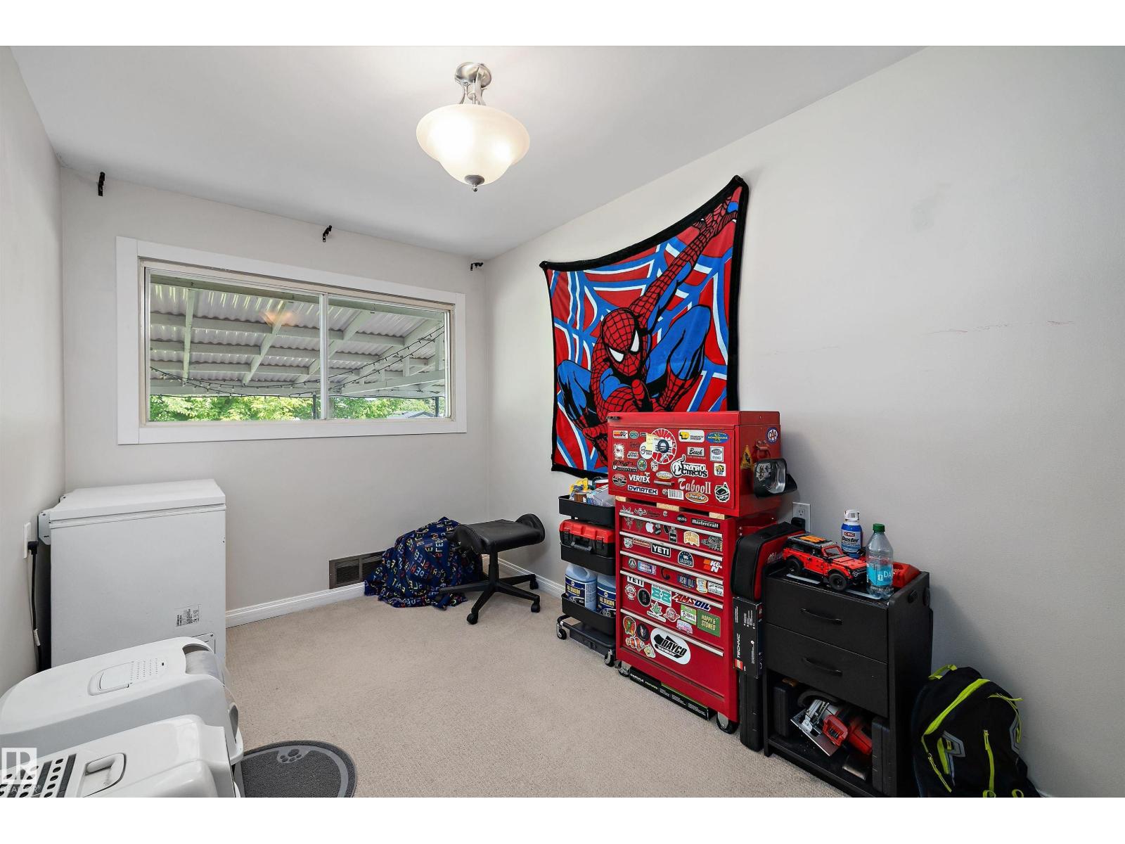 10735 50 ST NW - 23