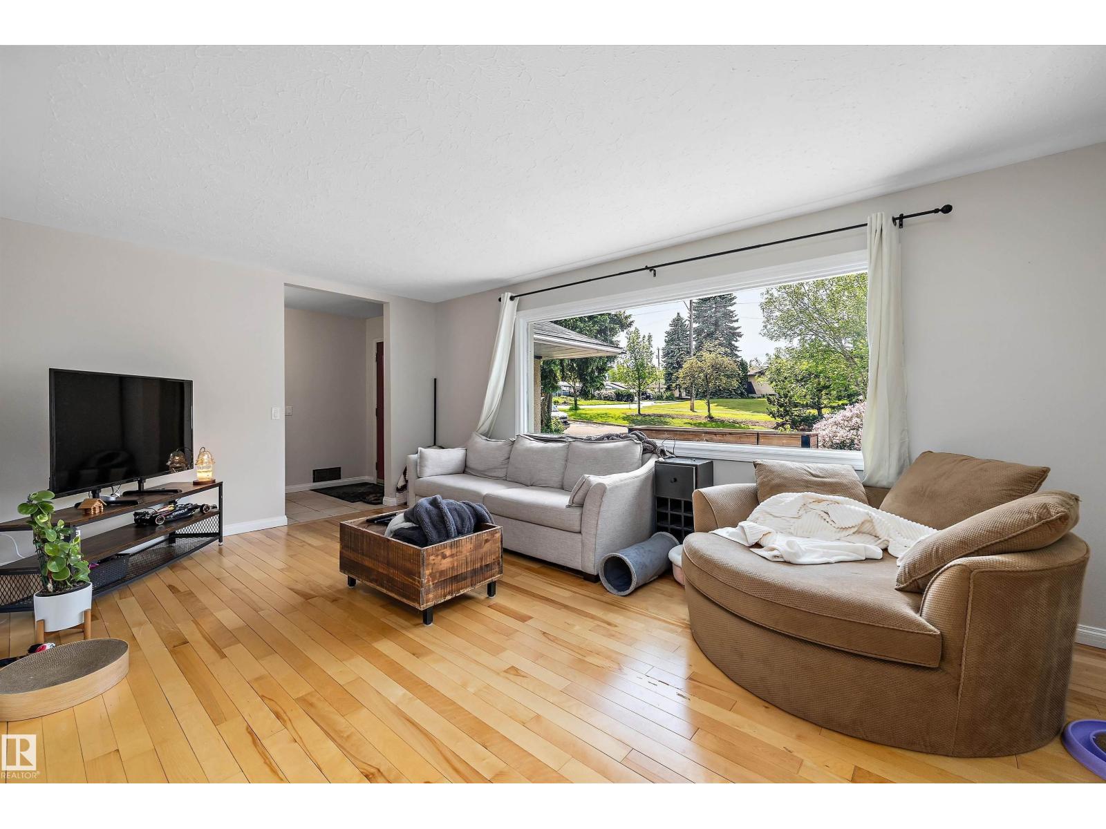 10735 50 ST NW — photo 9