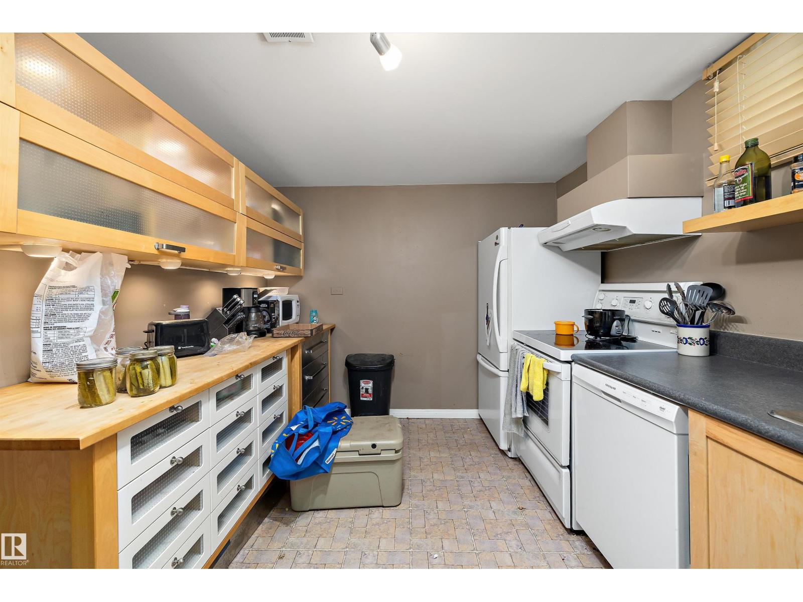 10735 50 ST NW — photo 32