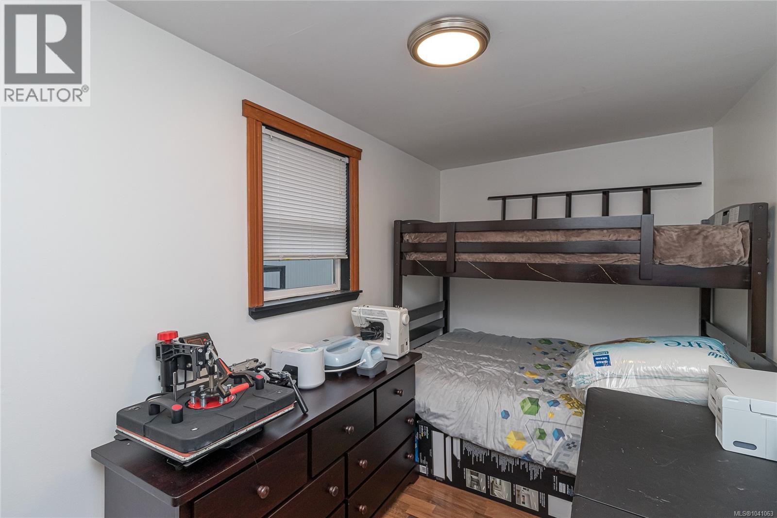 #132 1753 Cecil St - 20