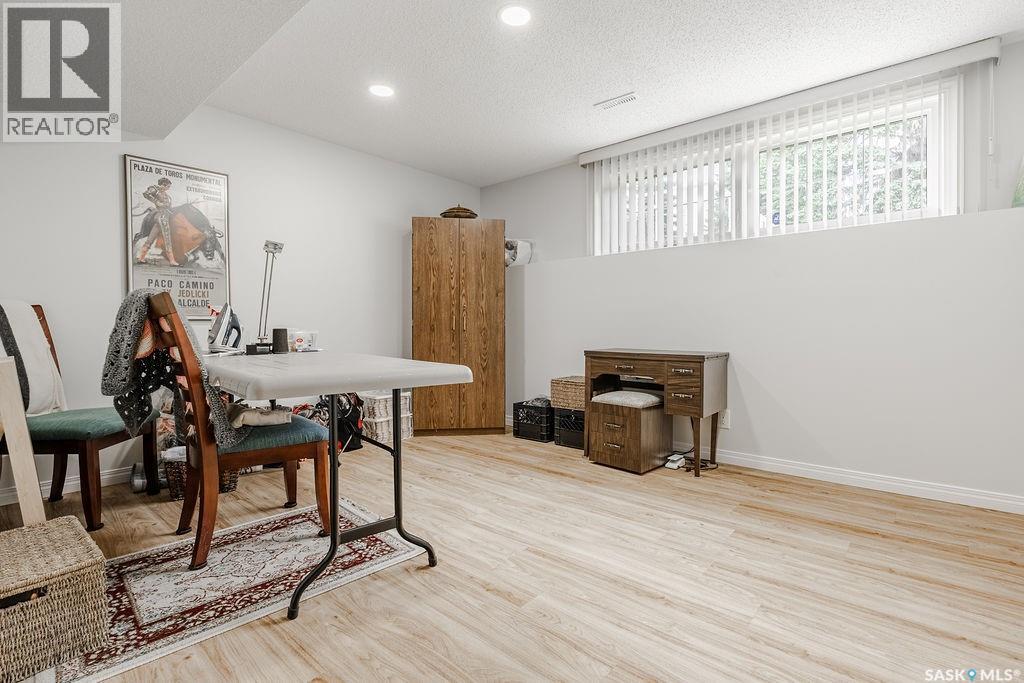 10 Capilano DRIVE — photo 30
