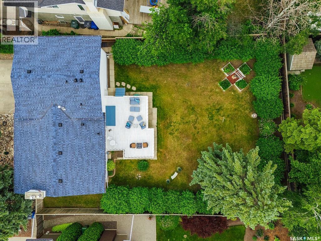 10 Capilano DRIVE — photo 40