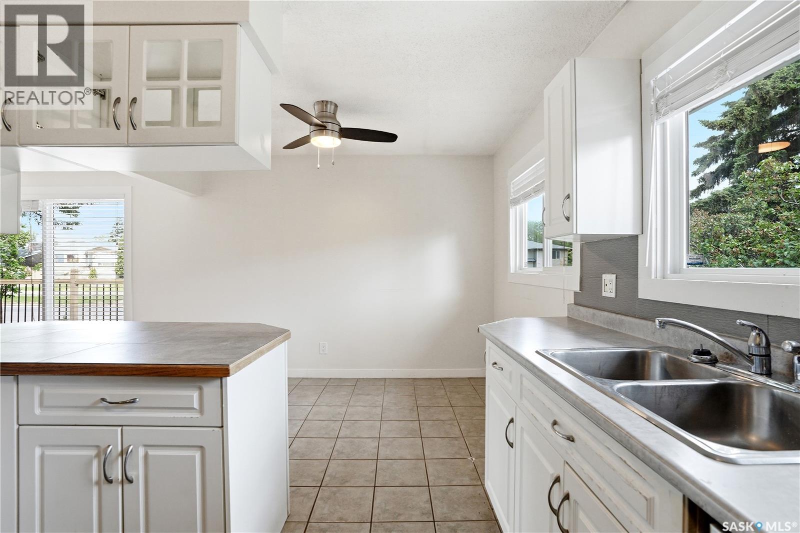 1308 Preston AVENUE S — photo 14