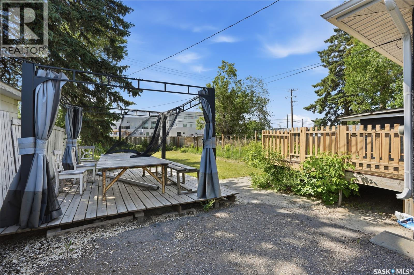 1308 Preston AVENUE S — photo 33