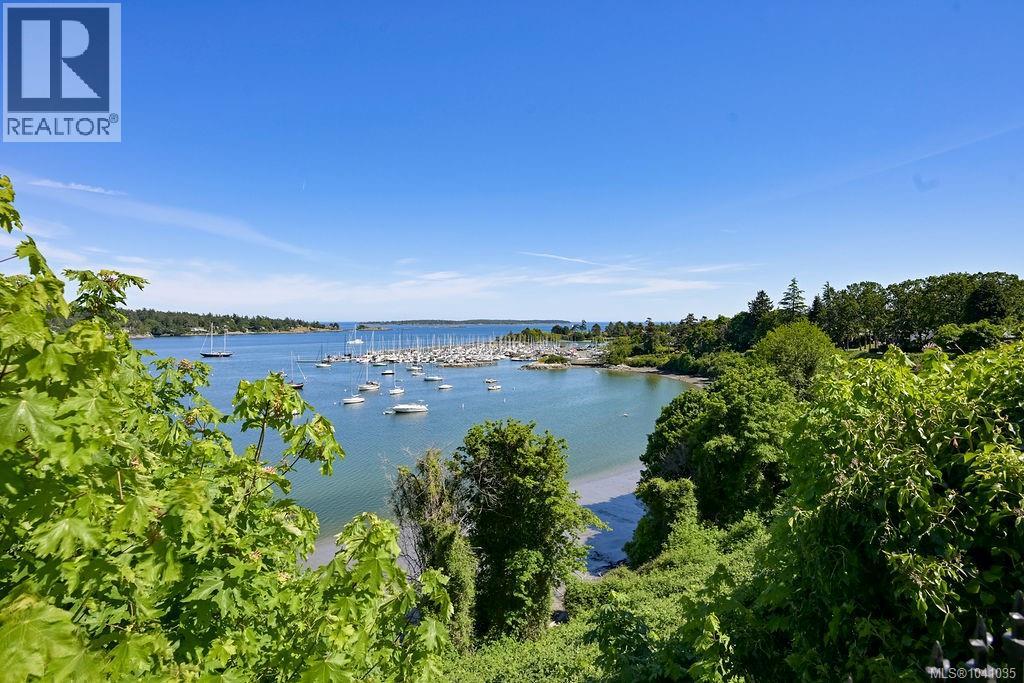 3565 Beach Dr - 13