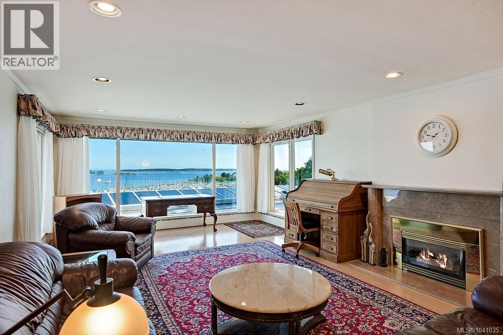 3565 Beach Dr - 16