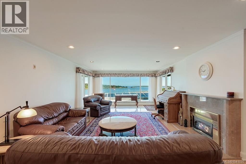 3565 Beach Dr - 17