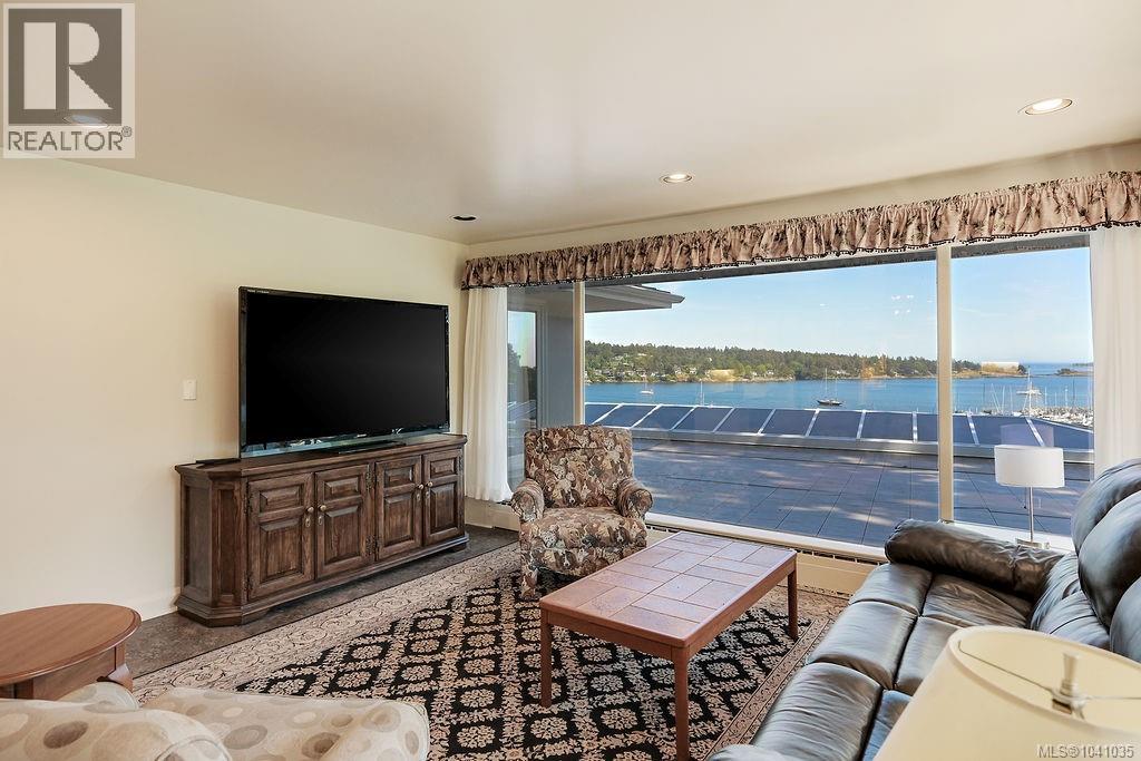 3565 Beach Dr - 22