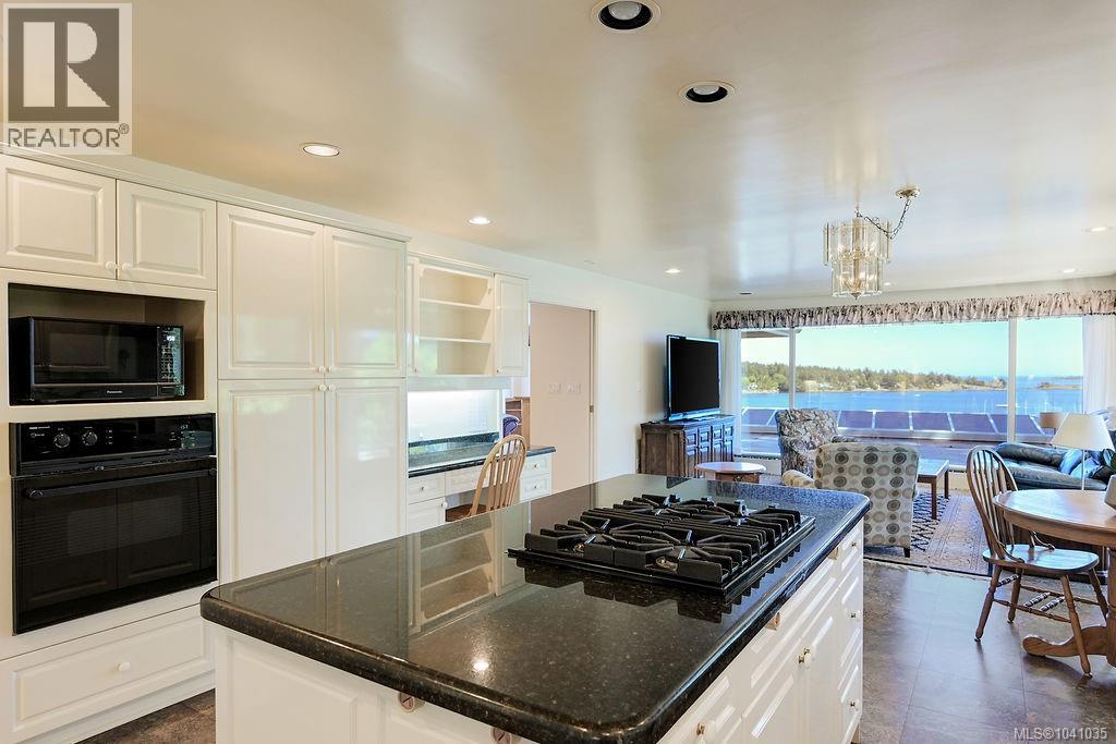 3565 Beach Dr - 28