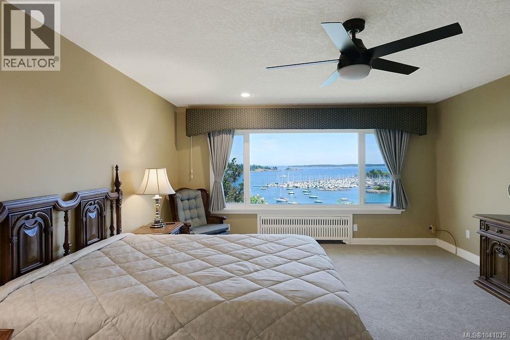 3565 Beach Dr - 35