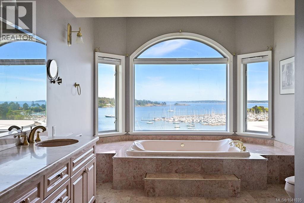 3565 Beach Dr - 38