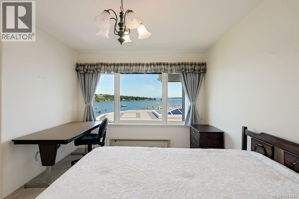 3565 Beach Dr - 40