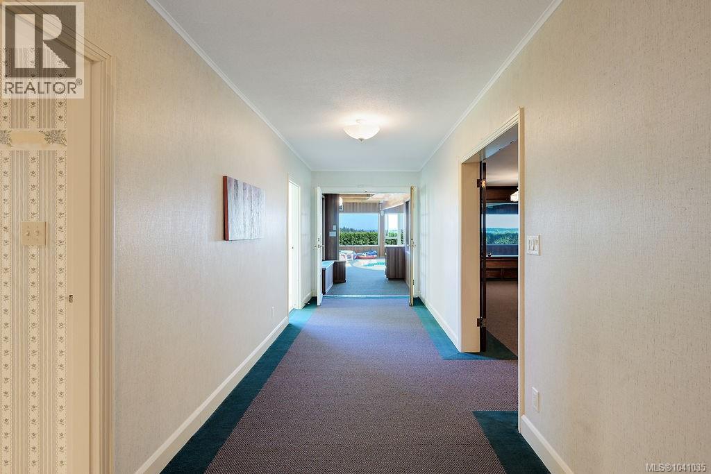 3565 Beach Dr - 45