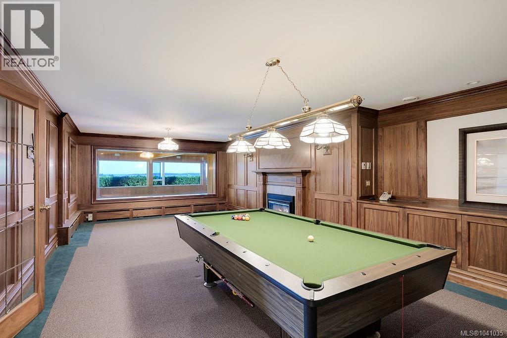 3565 Beach Dr - 46