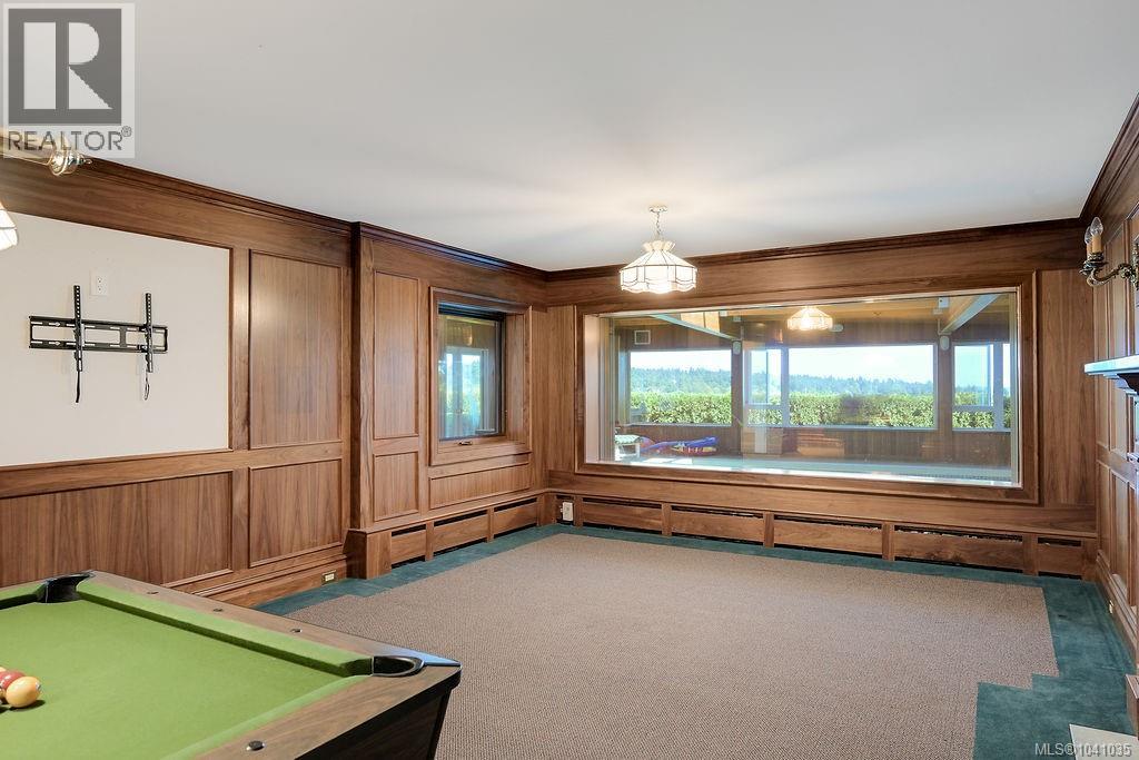 3565 Beach Dr - Image 47