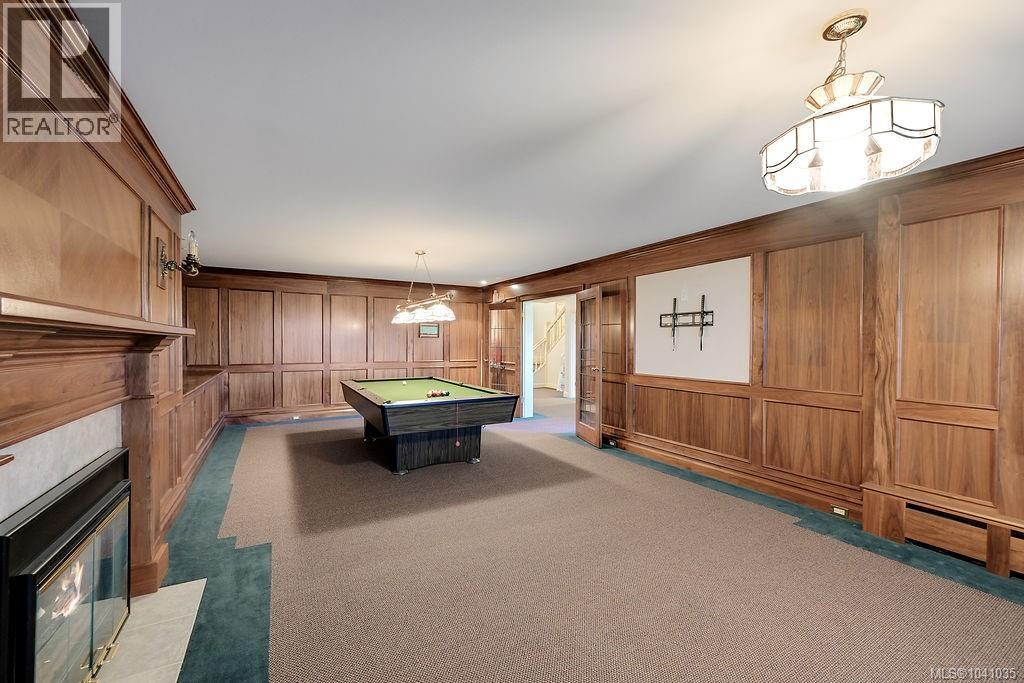 3565 Beach Dr - 48