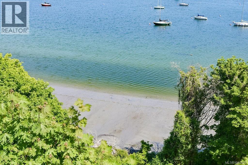 3565 Beach Dr - Image 5