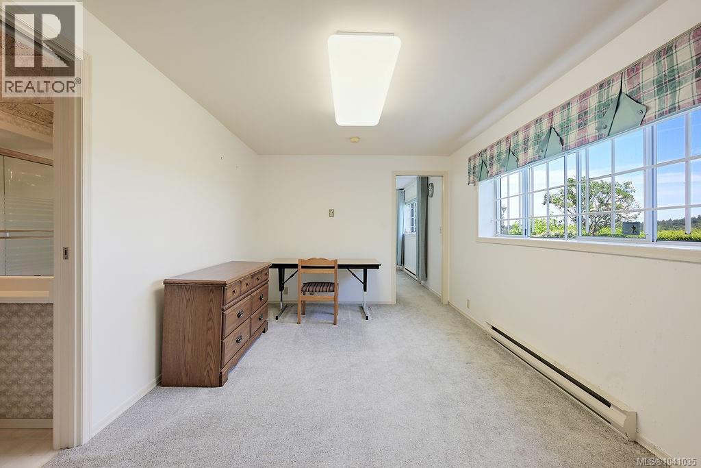 3565 Beach Dr - 55