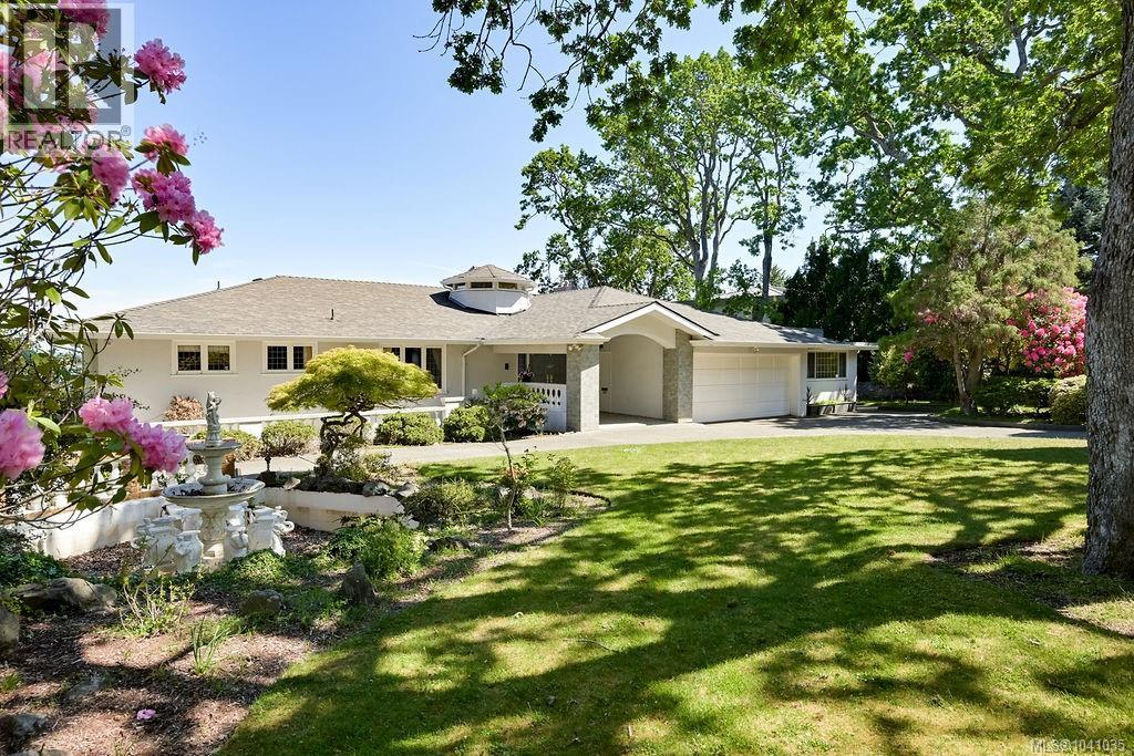 3565 Beach Dr - 6