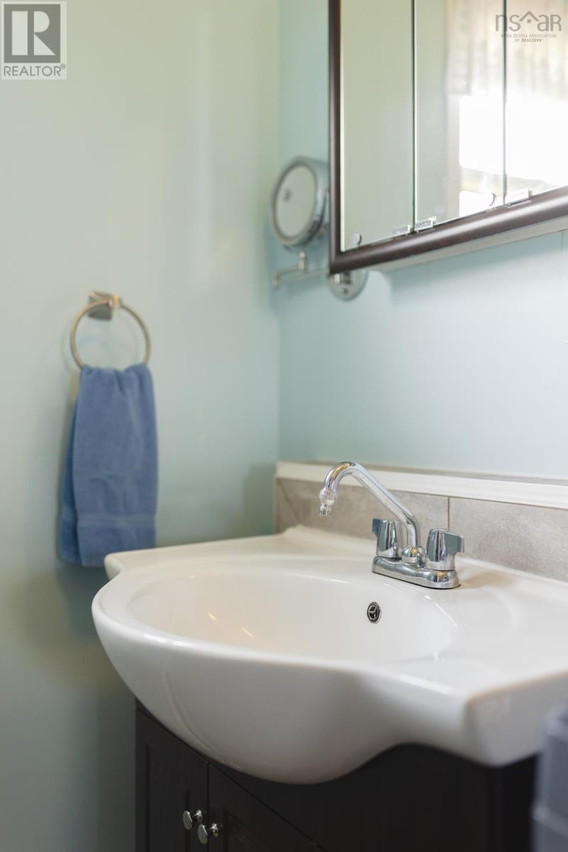 27 Island View Crescent - 24