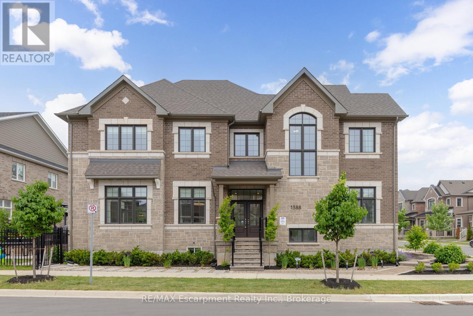 1388 AYMOND CRESCENT - 2