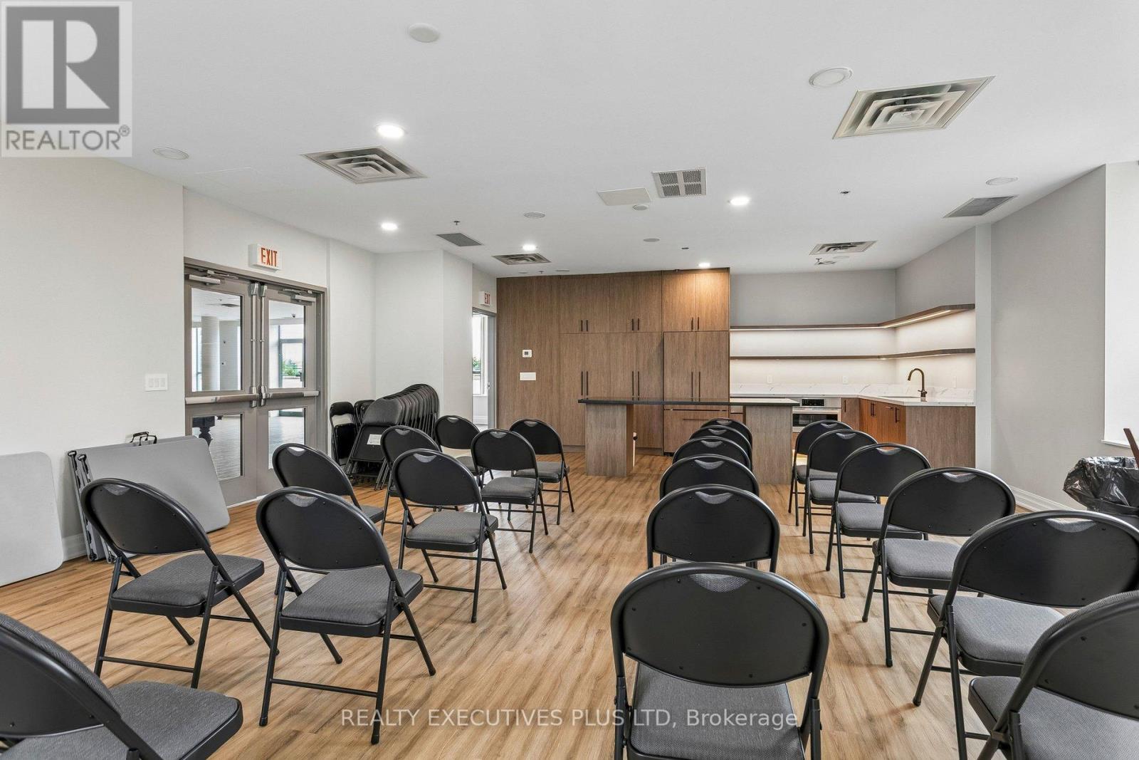 #1902 4850 GLEN ERIN DRIVE - 19