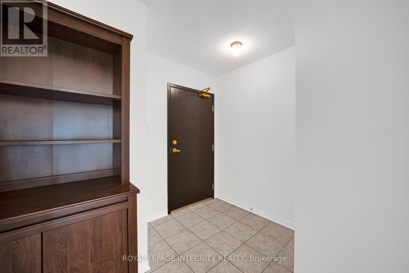 2 Bed, 1 Bath House for Sale in Ottawa – 6Q – 310 CENTRAL PARK DRIVE, Ottawa – MLS# X13471990 - Image 20