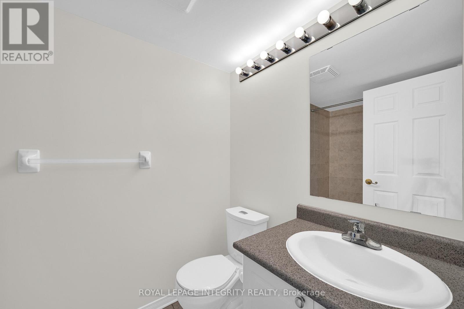 2 Bed, 1 Bath House for Sale in Ottawa – 6Q – 310 CENTRAL PARK DRIVE, Ottawa – MLS# X13471990 - Image 22