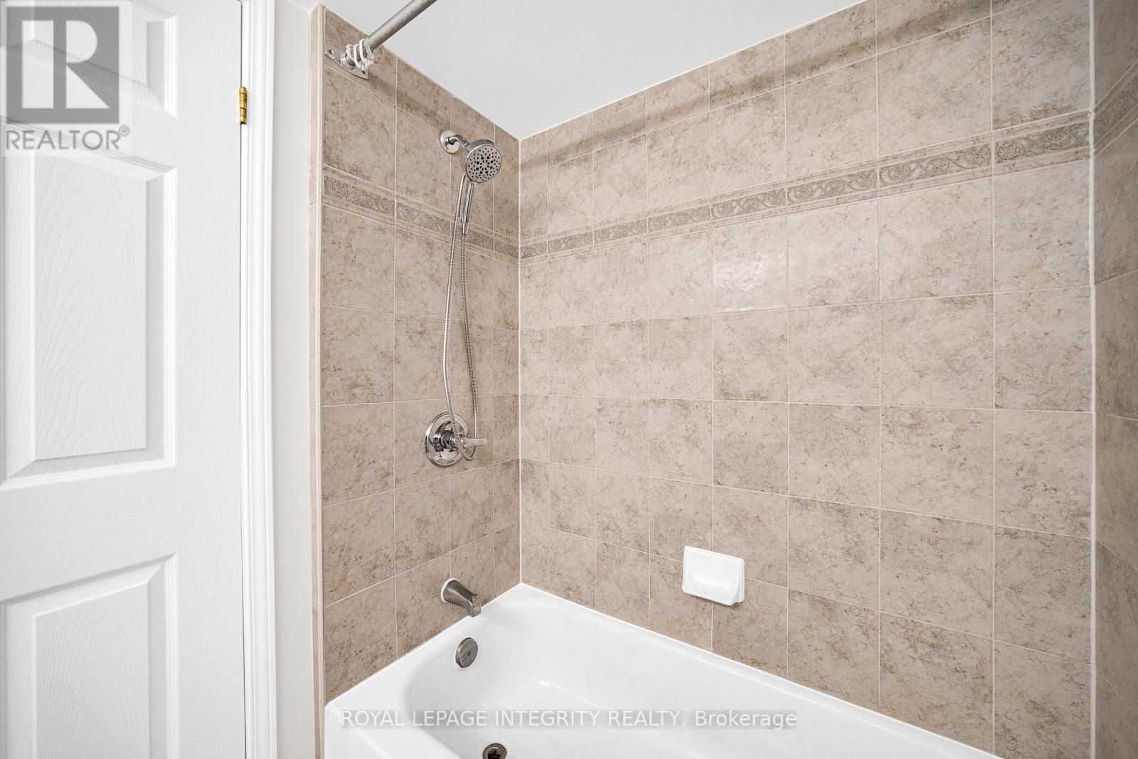 2 Bed, 1 Bath House for Sale in Ottawa – 6Q – 310 CENTRAL PARK DRIVE, Ottawa – MLS# X13471990 - Image 23
