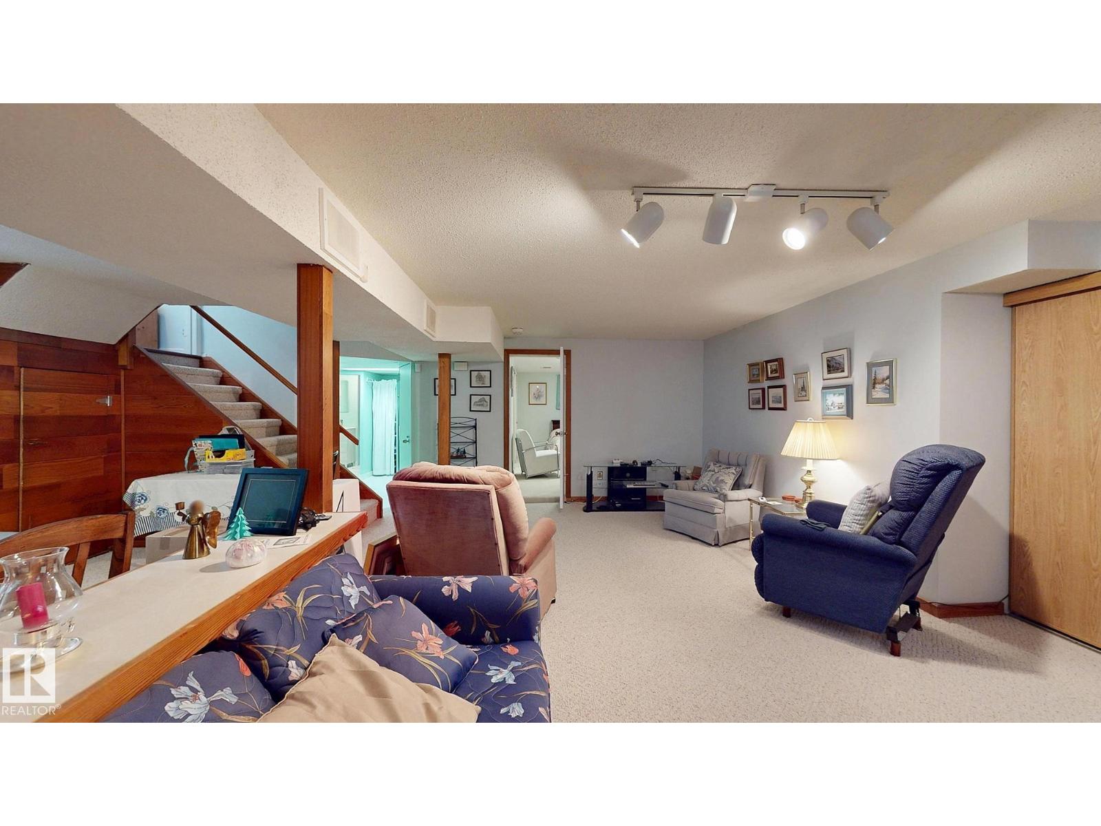 8940 147 ST NW — photo 38