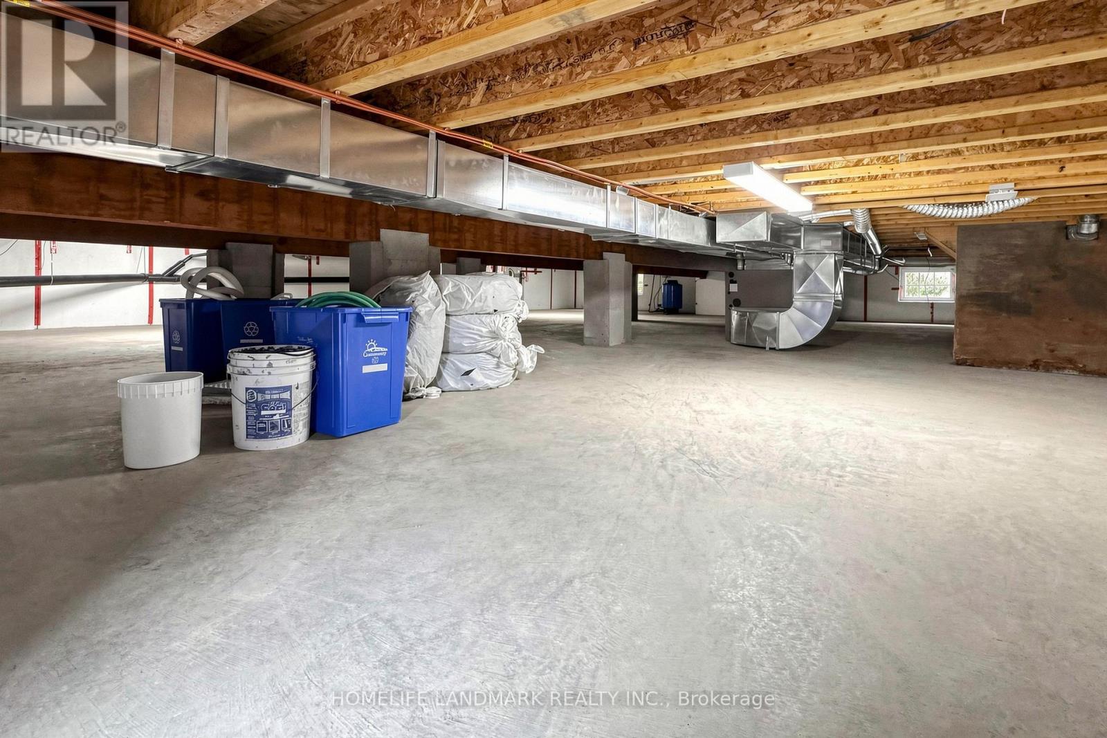 61 IRVING DRIVE - 38