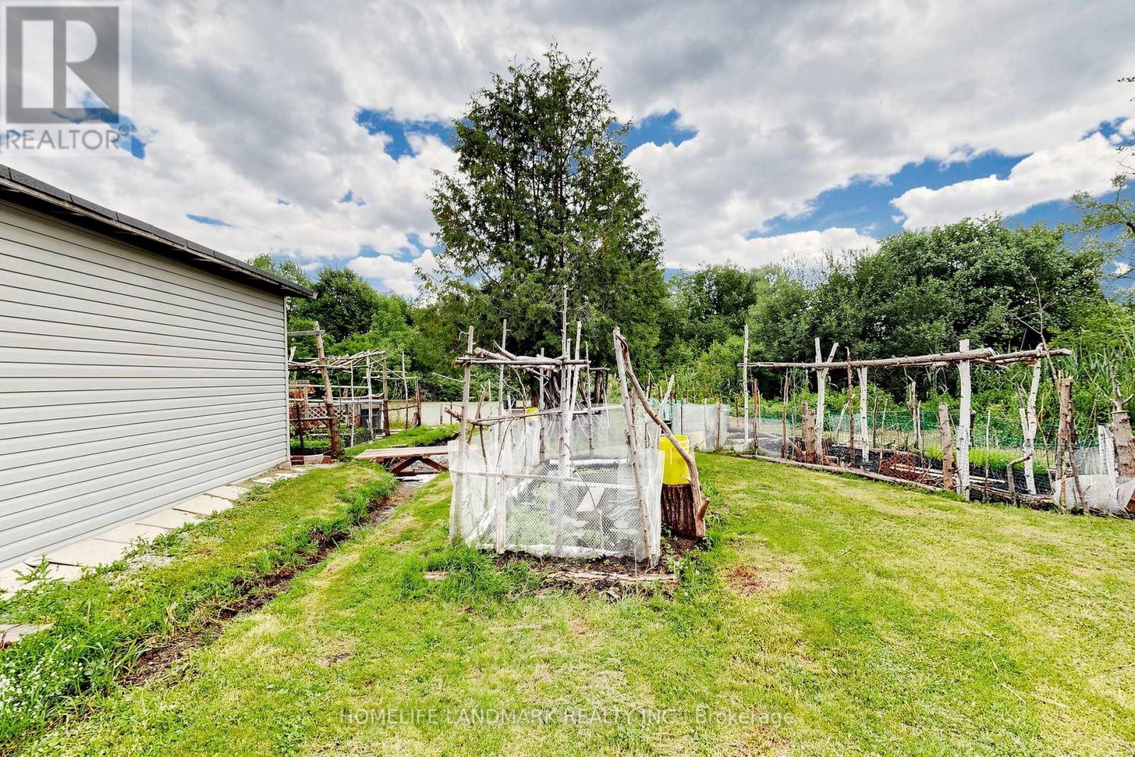 61 IRVING DRIVE - 43