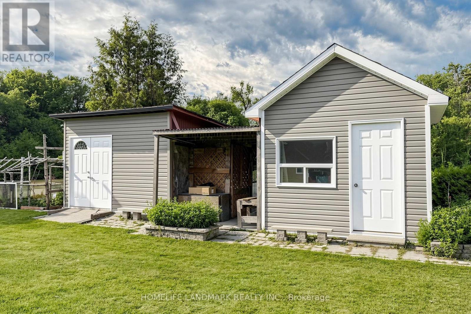61 IRVING DRIVE - 44