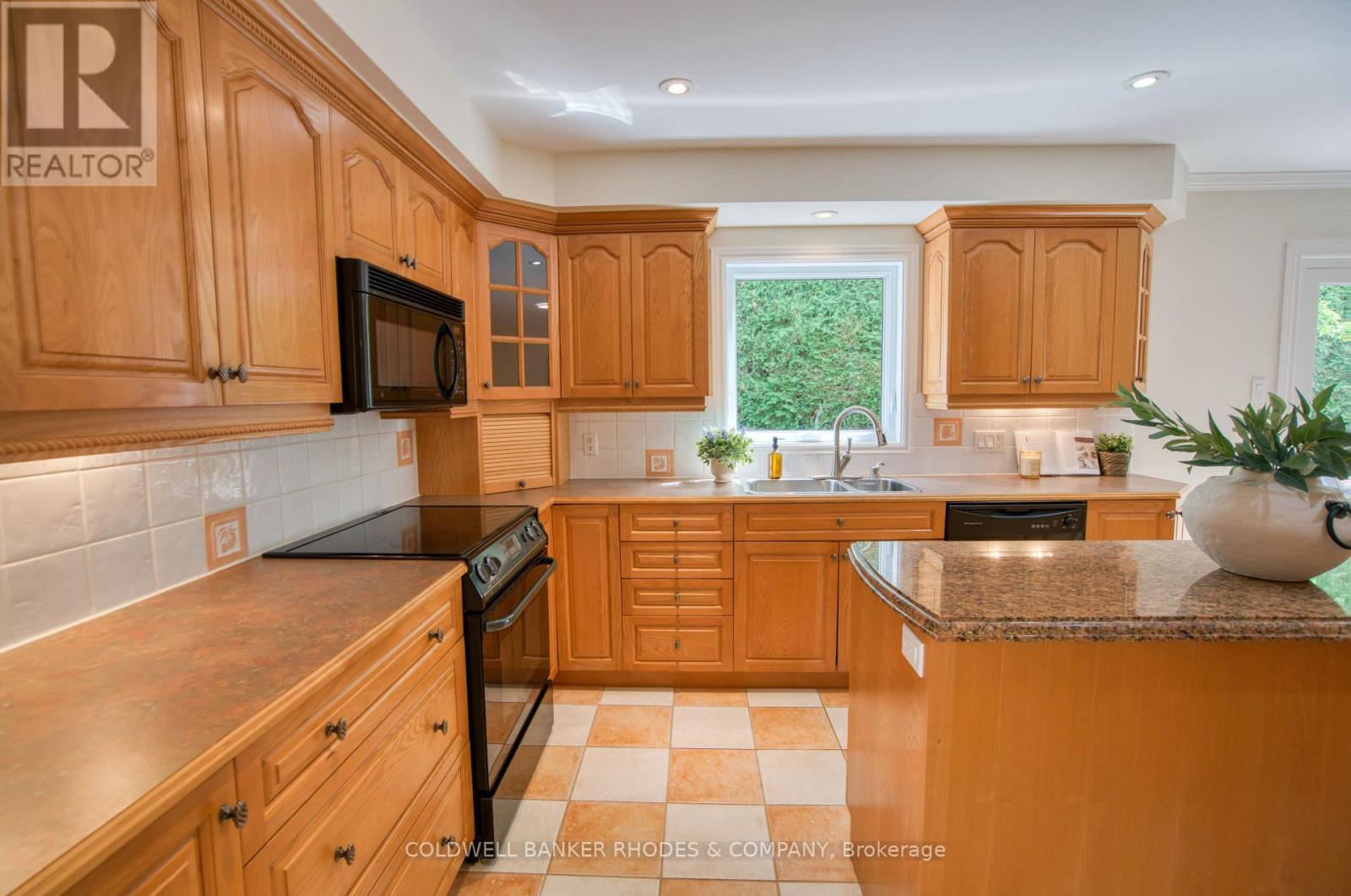 1349 GAULTOIS AVENUE - 12