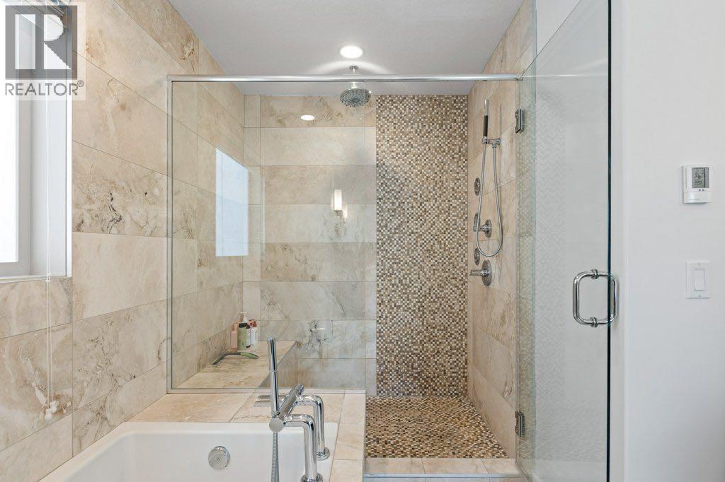 2113 21 Avenue SW — photo 14