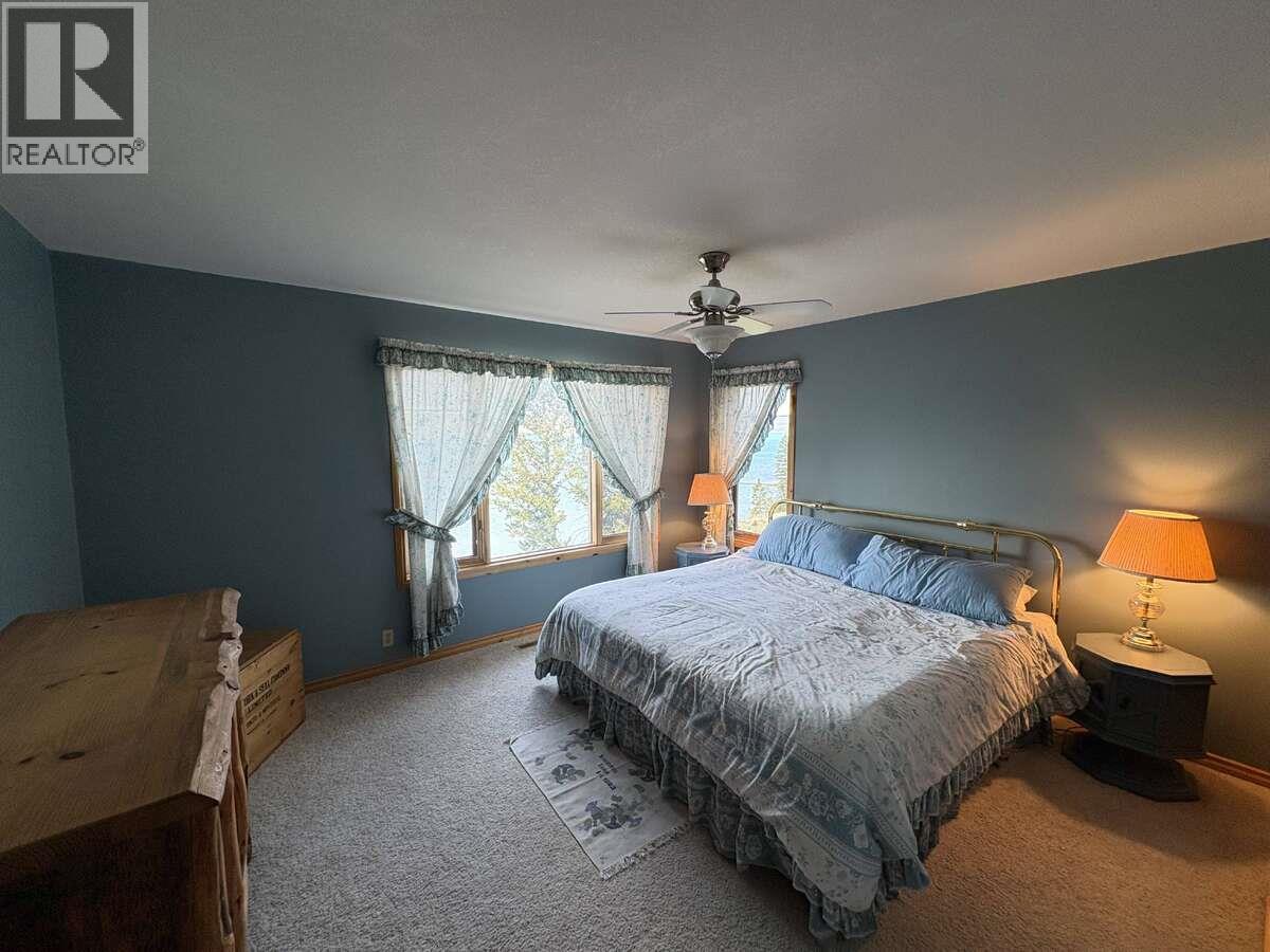 8381 RICHARDSON Crescent - 42