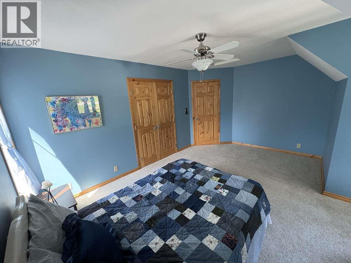 8381 RICHARDSON Crescent - 39