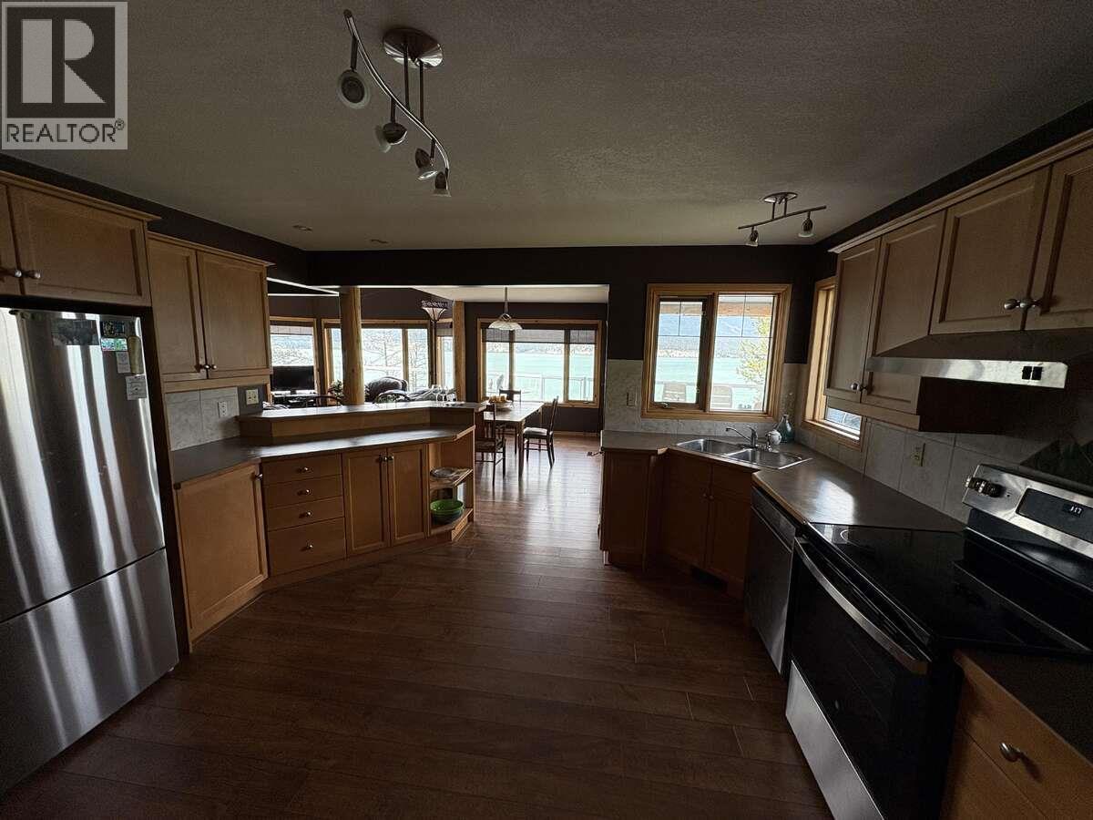 8381 RICHARDSON Crescent - 15