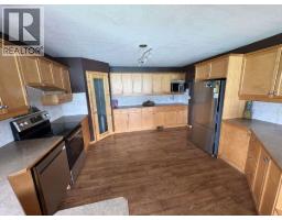 5pc Bathroom - 8381 Richardson Crescent, Canal Flats, BC V0B1B0 Photo 14