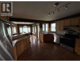 3pc Bathroom - 8381 Richardson Crescent, Canal Flats, BC V0B1B0 Photo 16