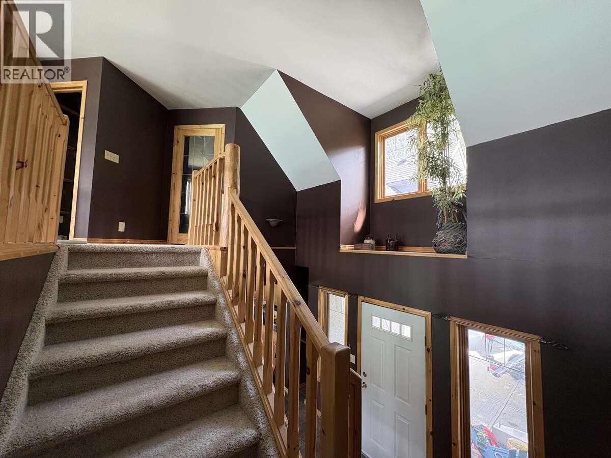 8381 RICHARDSON Crescent - 29