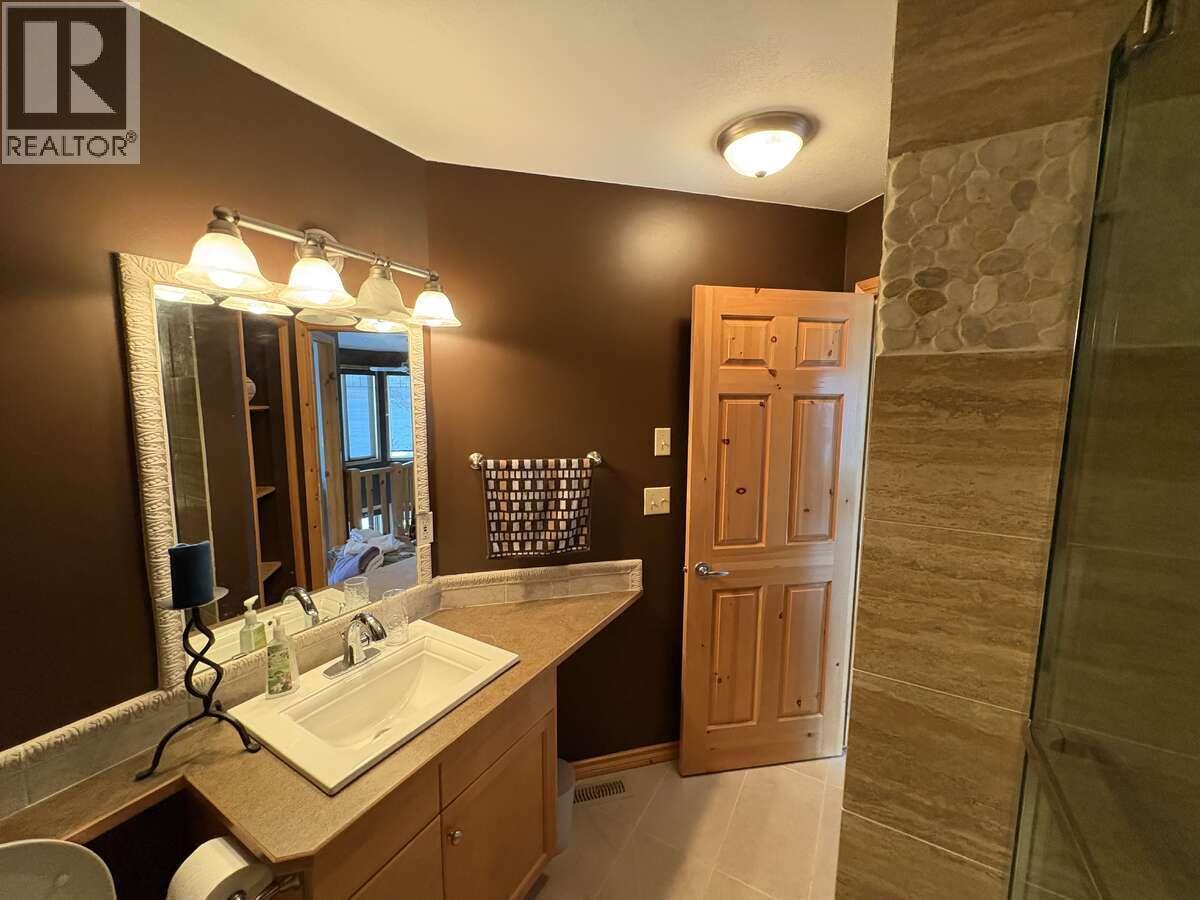 8381 RICHARDSON Crescent - 46