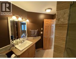 8381 Richardson Crescent, Canal Flats, BC V0B1B0 Photo 46