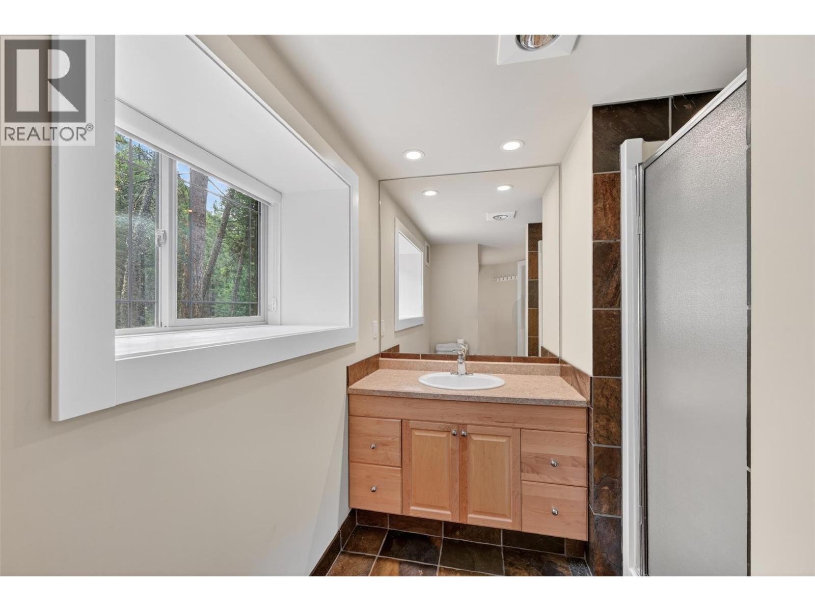 8566 Eacrett Road - 84