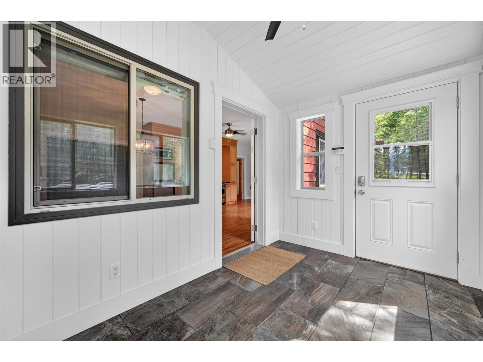 8566 Eacrett Road - 30