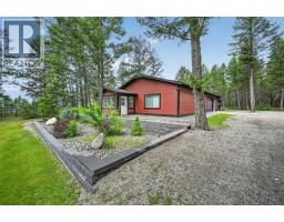 8566 Eacrett Road, Dry Gulch, BC V0A1K2 Photo 35